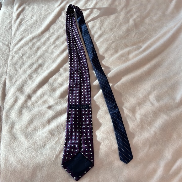 Tommy Hilfiger Purple, Navy & White Tie 100% Silk - Picture 4 of 8